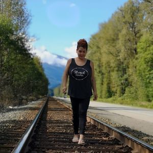 Meet your Posher, Crystal